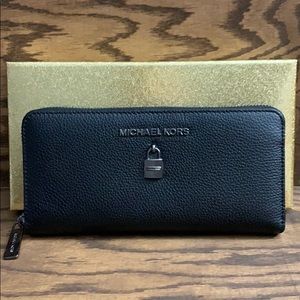NWT Michael Kors Wallet